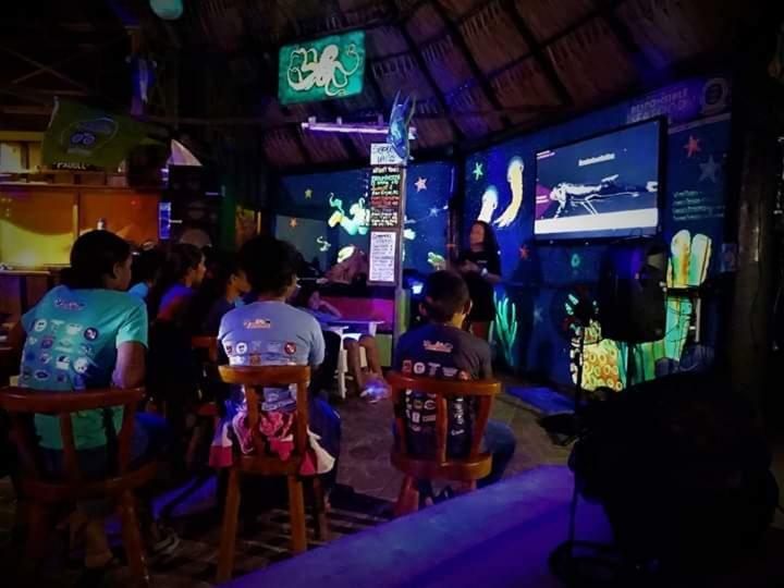 The Venue - Utila Hostel Luaran gambar